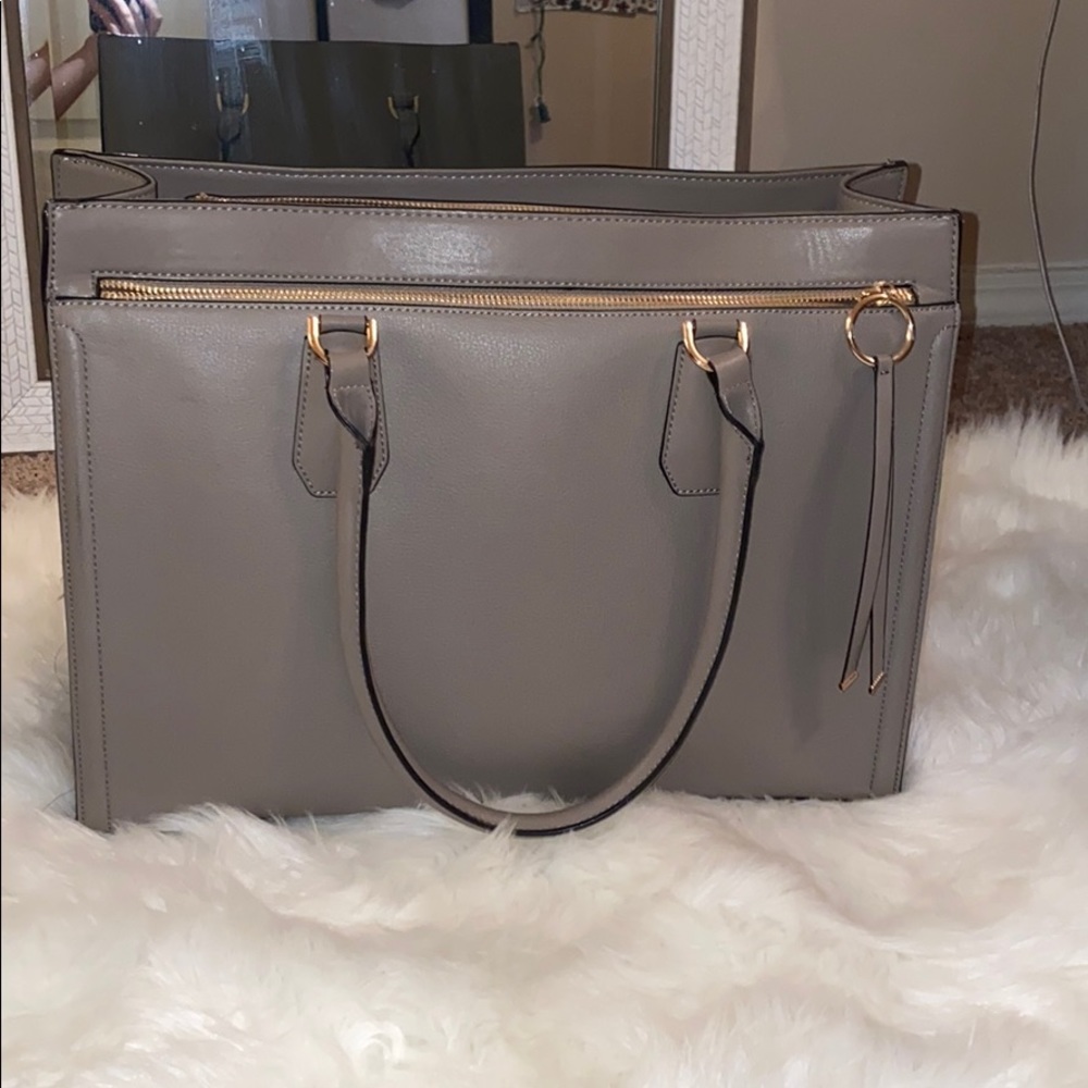 Nude tote